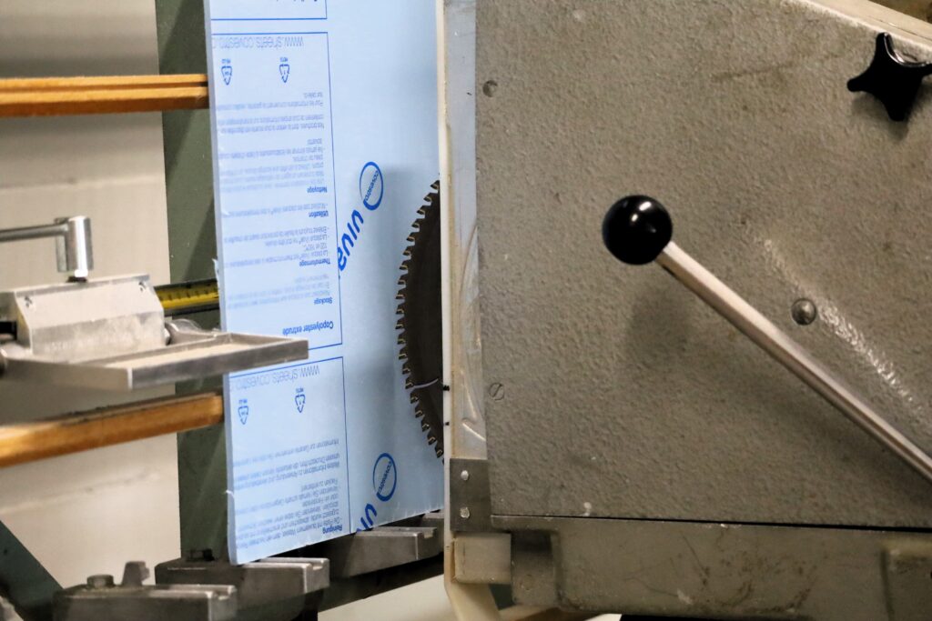 Zuschnitt von Kunststoffplatten auf Maß​